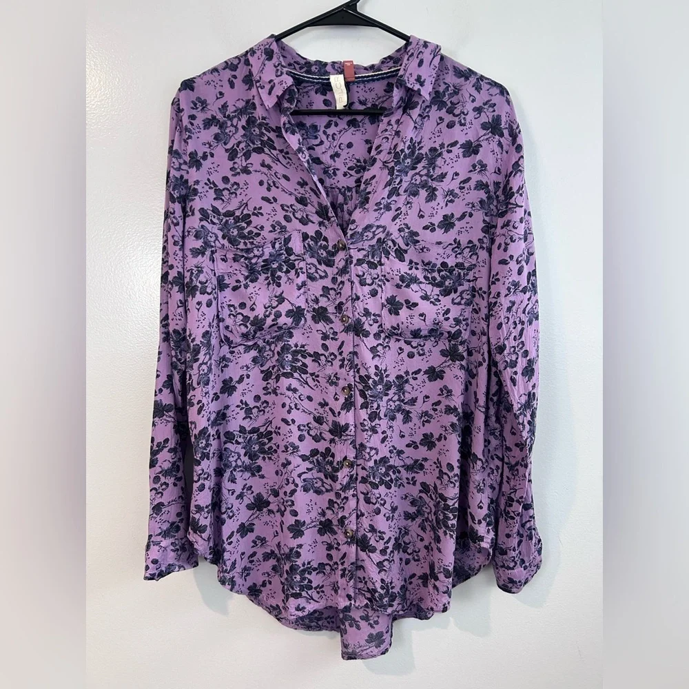 Pilcro Anthropologie Purple Floral Button Down Silky Collared Shirt Size Small